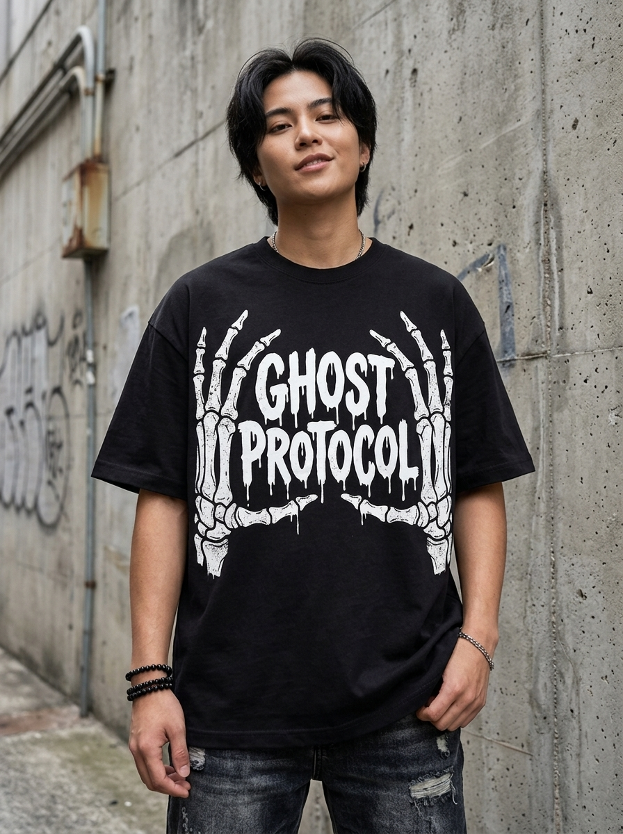 T-Shirt Streetwear "Ghost Protocol" — Schwarz Oversize Oversize Streetwear T-Shirt – Detailansicht | StilWerk