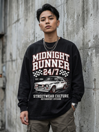 T-Shirt Streetwear "Midnight Runner 24/7" — Schwarz Oversize Oversize Streetwear T-Shirt – Detailansicht | StilWerk