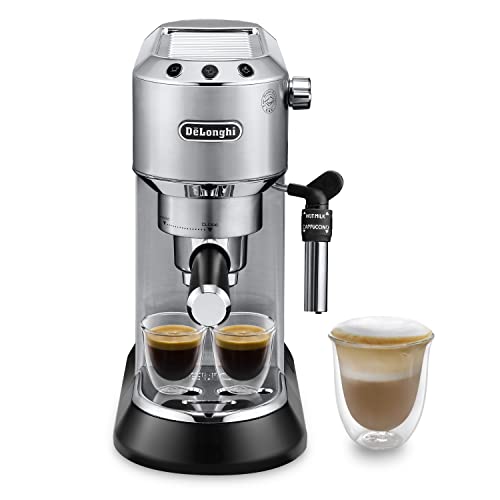 Kompakte De'Longhi Dedica Style EC 685.M Espresso Siebträgermaschine in Silber.