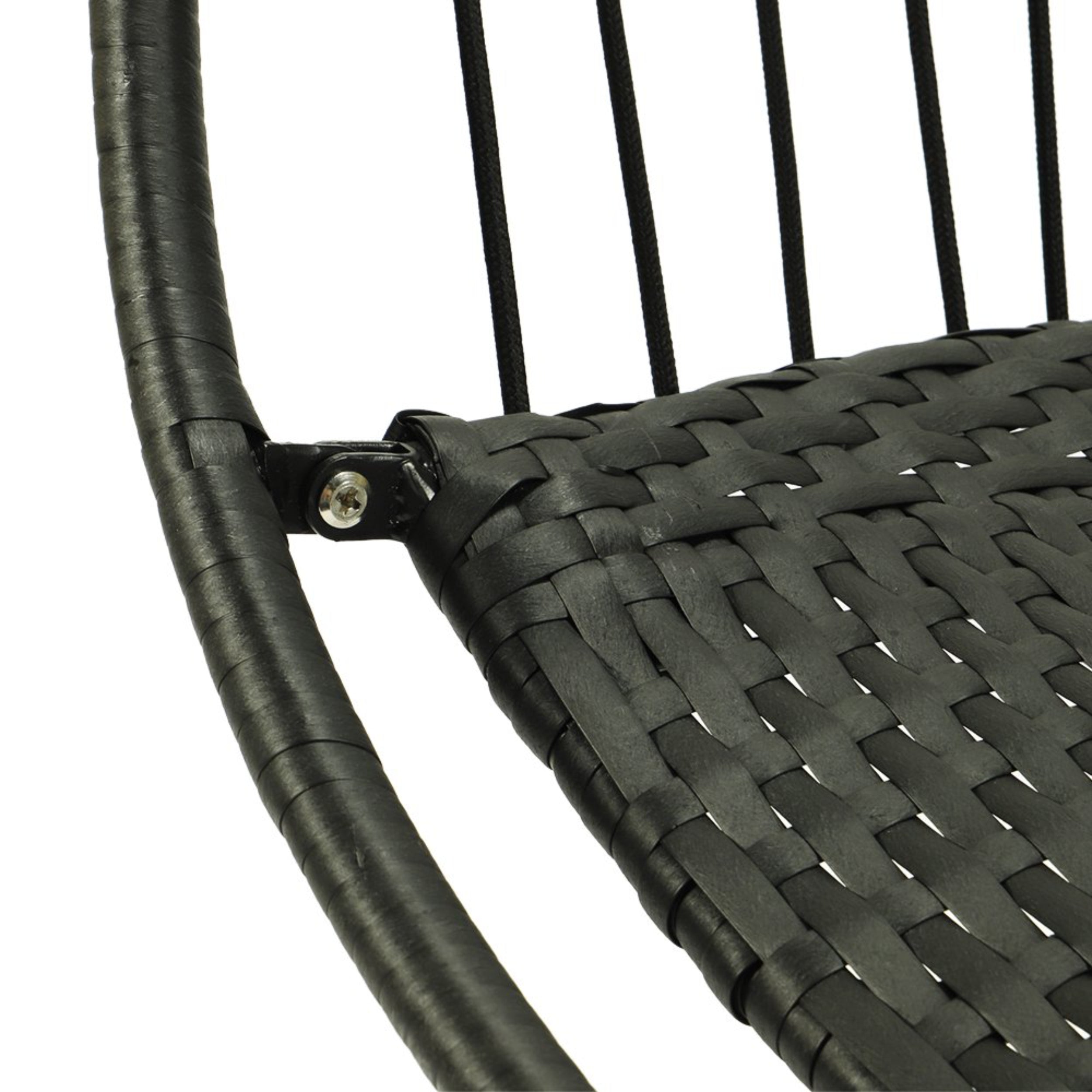 Luxuriöser hängender Eierstuhl aus Rattan für den Garten. 7