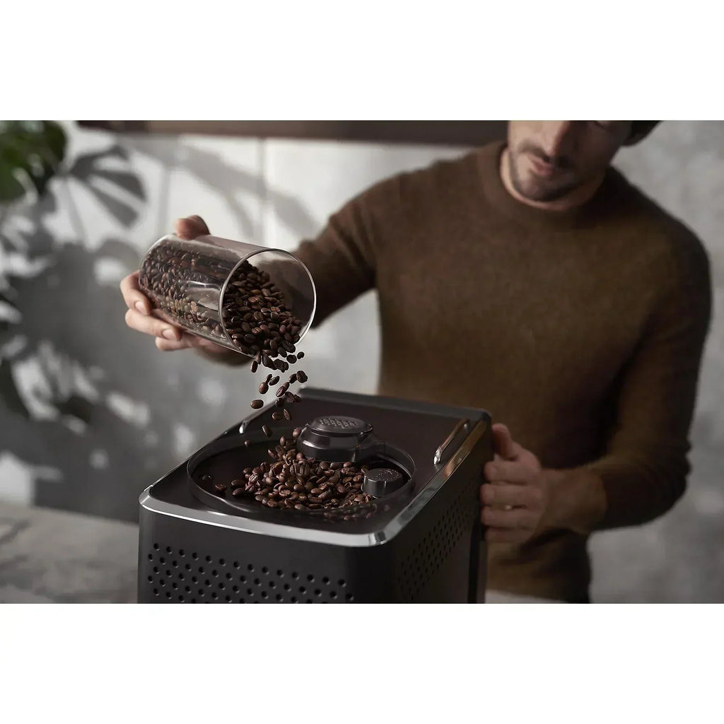 Eleganter SAECO GranAroma Kaffeevollautomat in Schwarz. 8