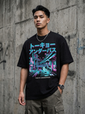 T-Shirt Streetwear "Tokyo Underpass" — Schwarz Oversize Oversize Streetwear T-Shirt – Detailansicht | StilWerk