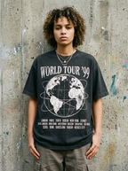T-Shirt Streetwear "World Tour '99" — Faded Black Oversize Oversize Streetwear T-Shirt – Detailansicht | StilWerk